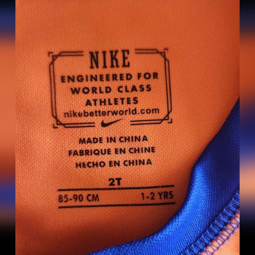 Kids Nike RashGuard size 2T - Picture 2 of 2